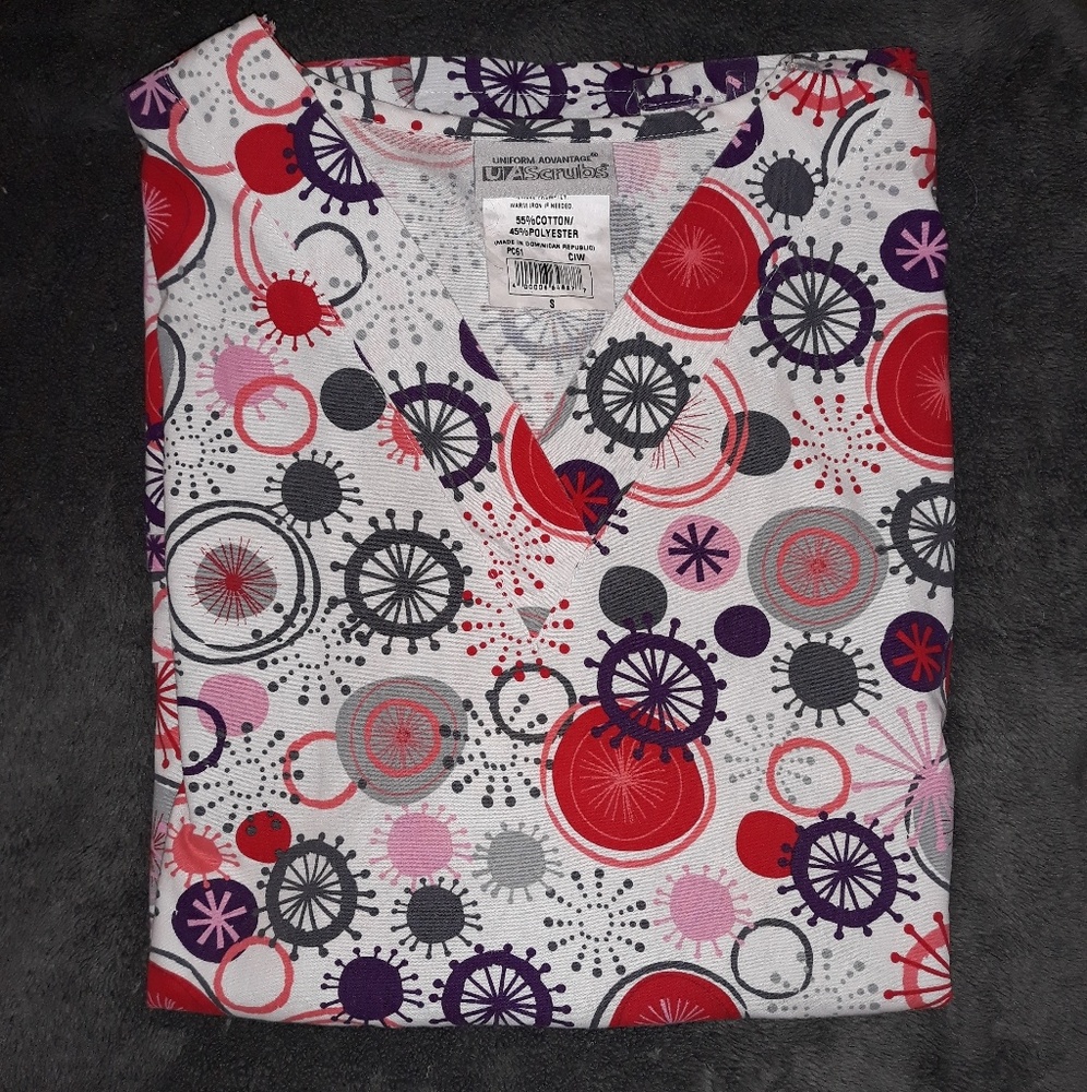 Like new UA scrub top